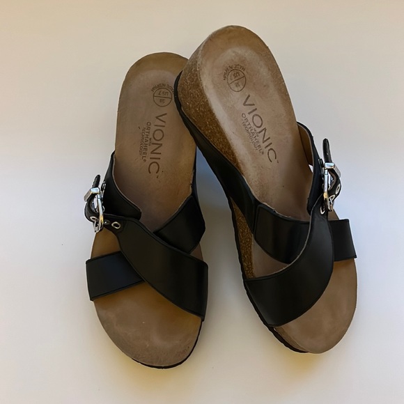 Vionic orthopedic sandals size 7 - Picture 3 of 6